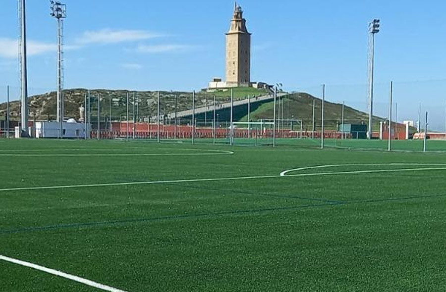 El Ayuntamiento de A Coruña termina la renovación de dos de los campos de fútbol de la Torre