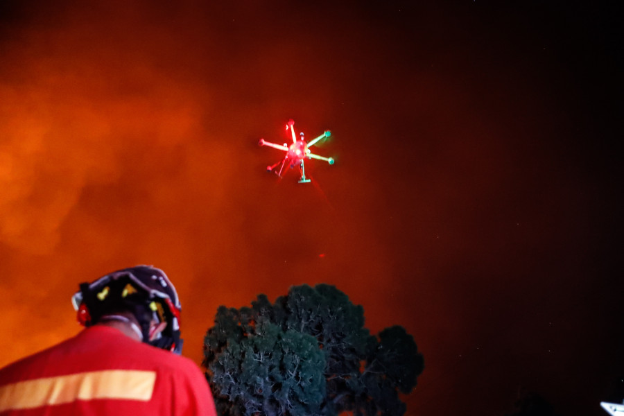 Drones de carga intentarán el rescate de los perros atrapados por el volcán de La Palma