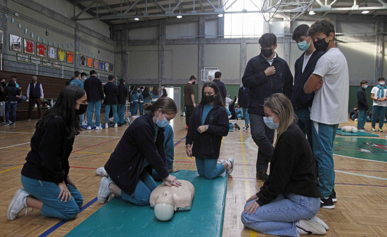 Los escolares del Liceo La Paz se forman en emergencias y reanimación cardiopulmonar