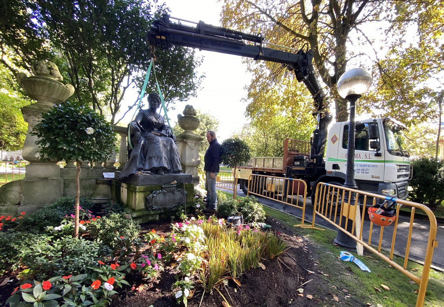 El Ayuntamiento recuperará la estatua original de Pardo Bazán de Méndez Núñez