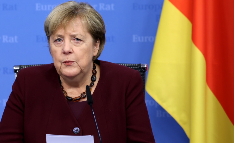 Merkel anima a las mujeres a participar más en política