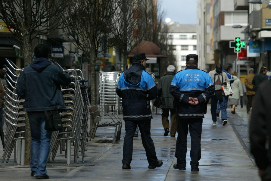 El pleno de A Coruña rechaza retomar la Policía de Barrio por la okupación