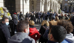 Sonora pitada de la Policía Local durante el pleno extraordinario en A Coruña por la seguridad ciudadana
