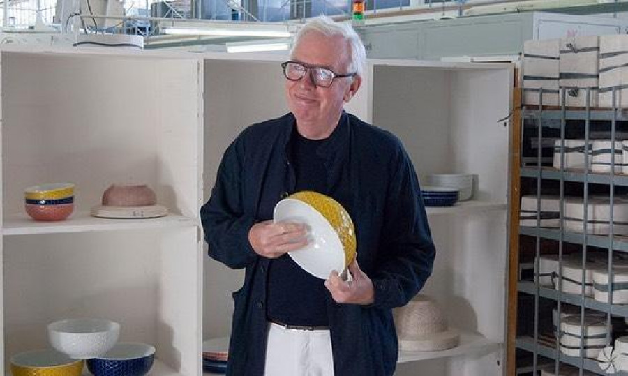 David Chipperfield presenta en Sada las siete piezas de “Rede” de Sargadelos