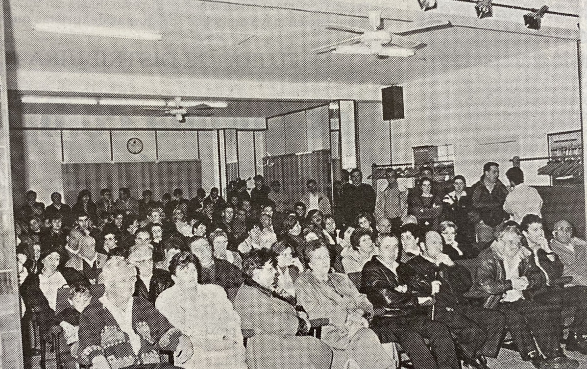Asitentes a la asamblea en El Birloque 1996