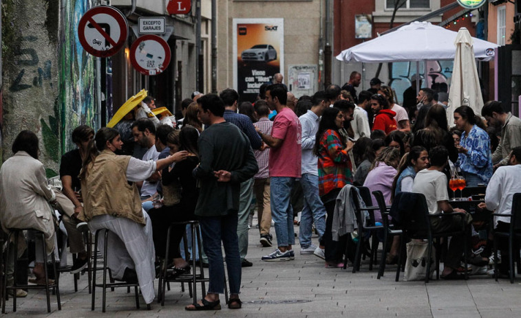 Los vecinos del Orzán mantienen su lucha contra el botellón nocturno