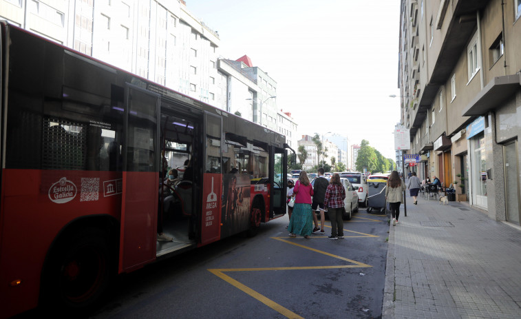 Una línea directa  de bus unirá la  plaza de Pontevedra  y Marineda City  el próximo año