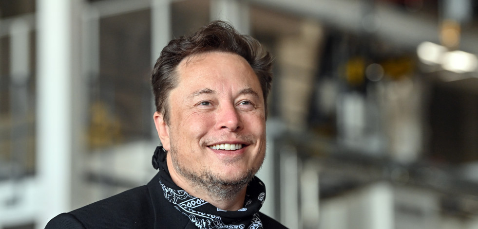 Elon Musk lanza una oferta de 43.000 millones de dólares para comprar Twitter