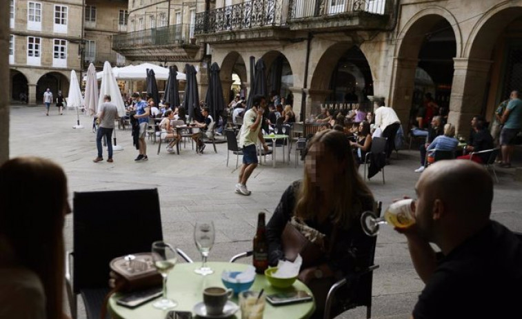 Galicia se sitúa en riesgo bajo y a punto de superar los 800 casos activos