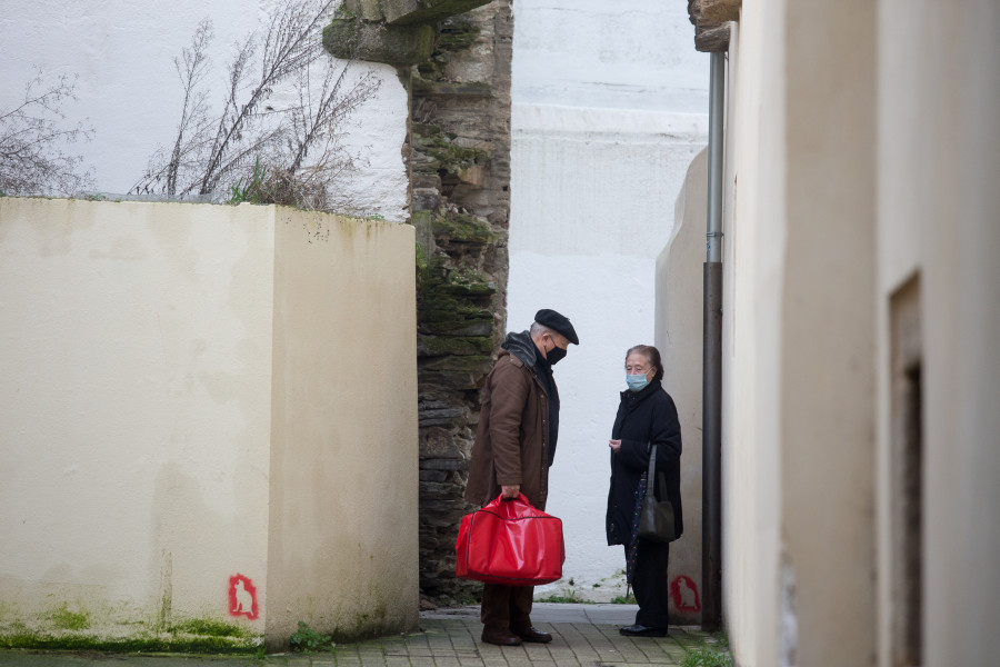 Siguen al alza los casos activos y los contagios de covid en Galicia, que superan el centenar por quinto día consecutivo