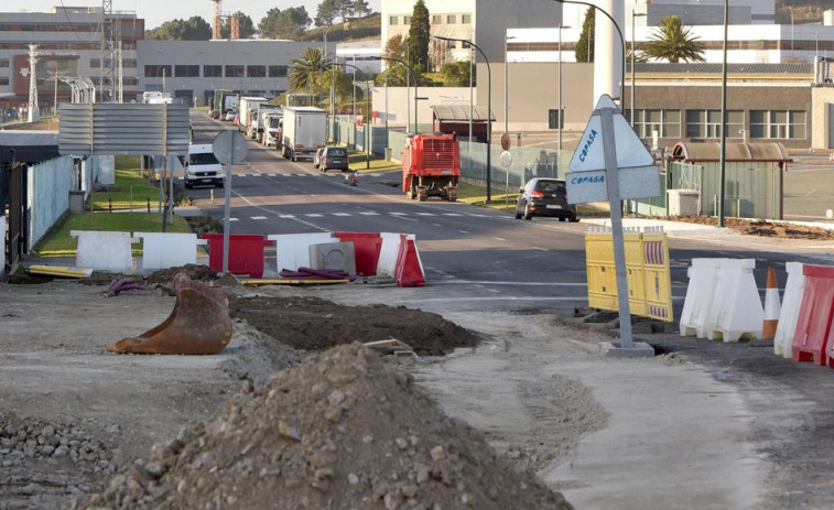 La Xunta corta el tráfico en Sabón para avanzar en las obras de ampliación de carriles