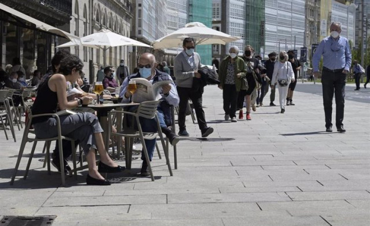 Certificado covid de nuevo en hostelería y más cribados: nuevas medidas sobre la mesa en Galicia