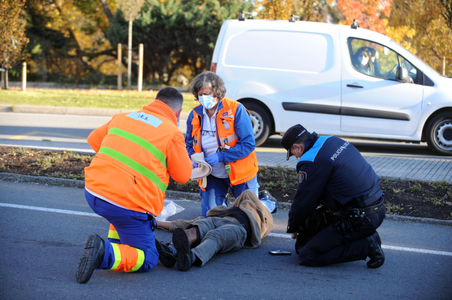 Un hombre de 31 años resulta herido leve tras ser arrollado por un turismo frente al hotel Avenida