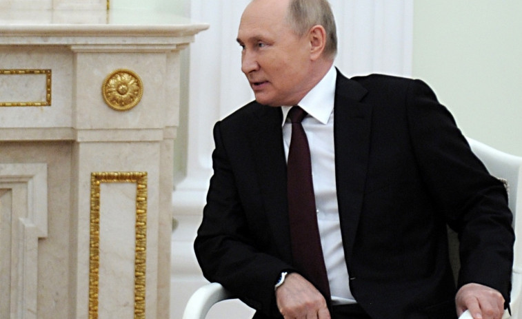 Vladimir Putin se pone la vacuna de refuerzo contra el covid