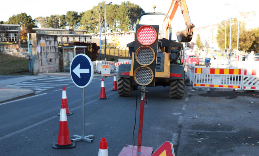 Culleredo desarrolla en la avenida de Rutis el plan  de mejoras de la seguridad vial en zonas escolares