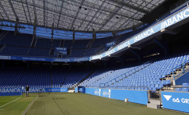 La afición y Abanca, los salvavidas del Deportivo