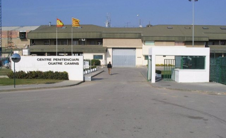 Un preso arranca parte del dedo de un mordisco a un funcionario en Quatre Camins