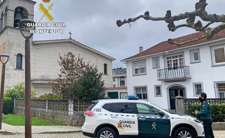 Investigado un vecino de Carral por sustraer más de 2.400 euros en la Casa Rectoral de la localidad