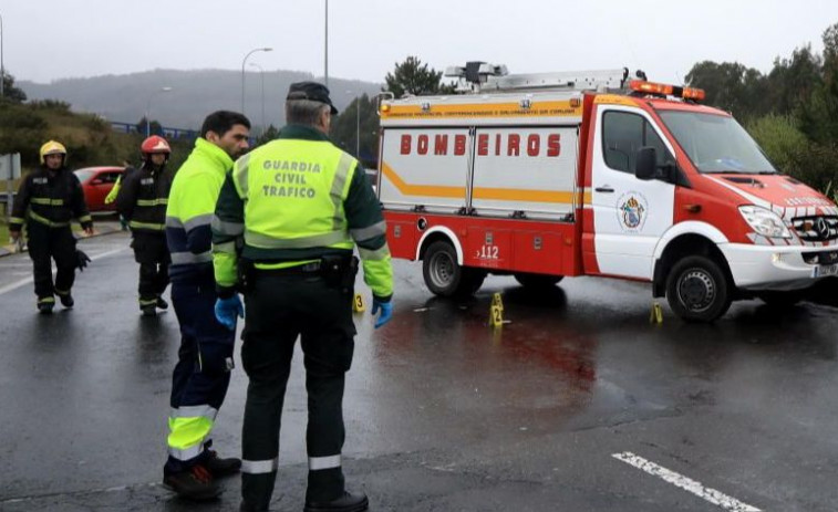 Un motorista resulta herido en un accidente en Arteixo