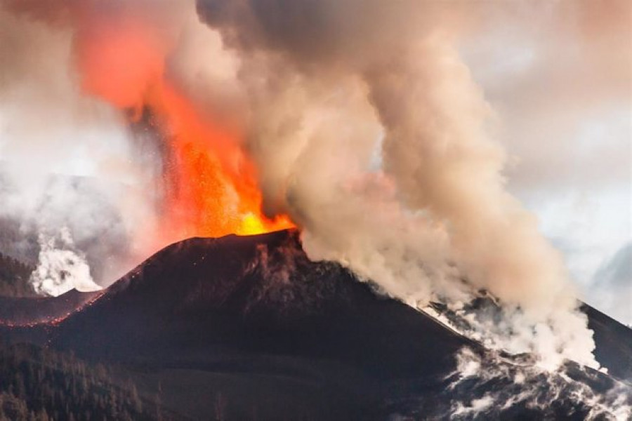 Surge una nueva colada al noreste del volcán de La Palma