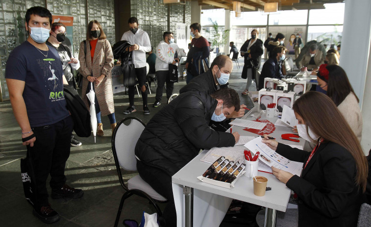 Más de 400 jóvenes participan en la X Feria de Empleo de la Cámara