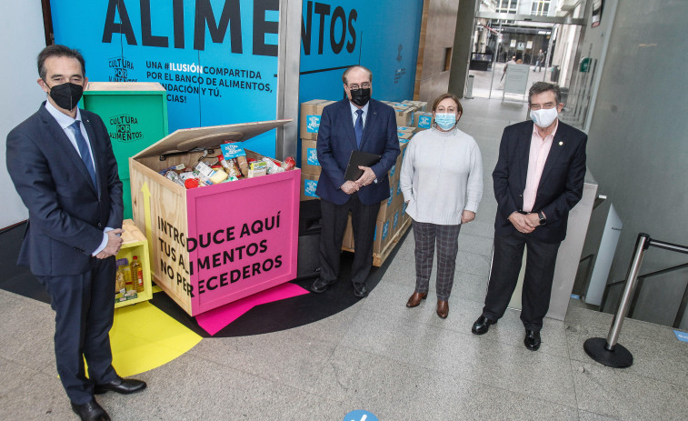 Afundación dona casi una tonelada de comida a los Bancos de Alimentos