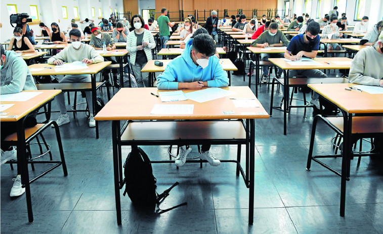UGT Galicia denuncia que el paso de las pruebas de septiembre a junio es un 