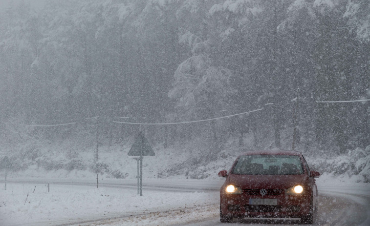 La nieve y el viento de la borrasca “Barra” hicieron más difícil el regreso del puente