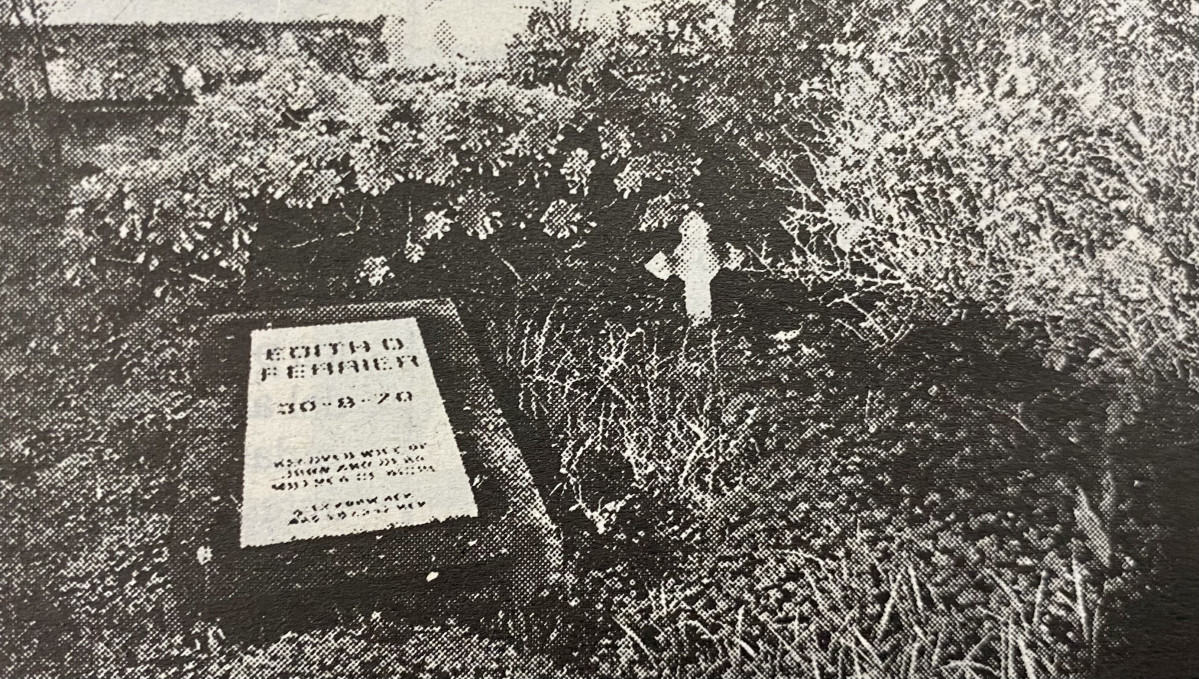 Desperfectos en el Cementerio Inglu00e9s en 1996