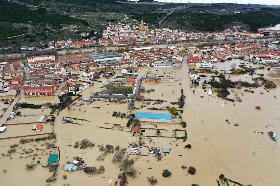 Los efectos de la borrasca Barra arrasan el norte peninsular y ya dejan al menos dos víctimas mortales