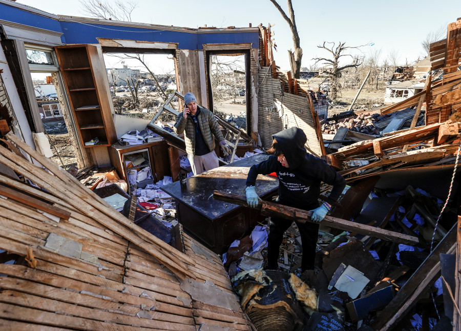 Más de un centenar de personas siguen desaparecidas por los tornados en EEUU