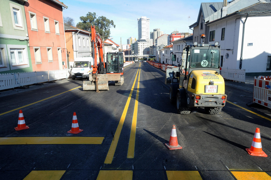 Todo preparado para reabrir al tráfico la avenida de Arteixo tras dos meses de obras