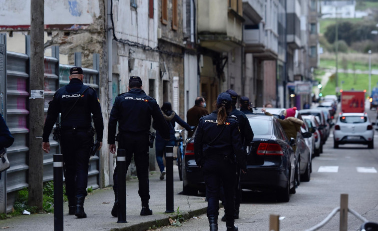 Alarma en la Sagrada Familia por una joven armada con un hacha