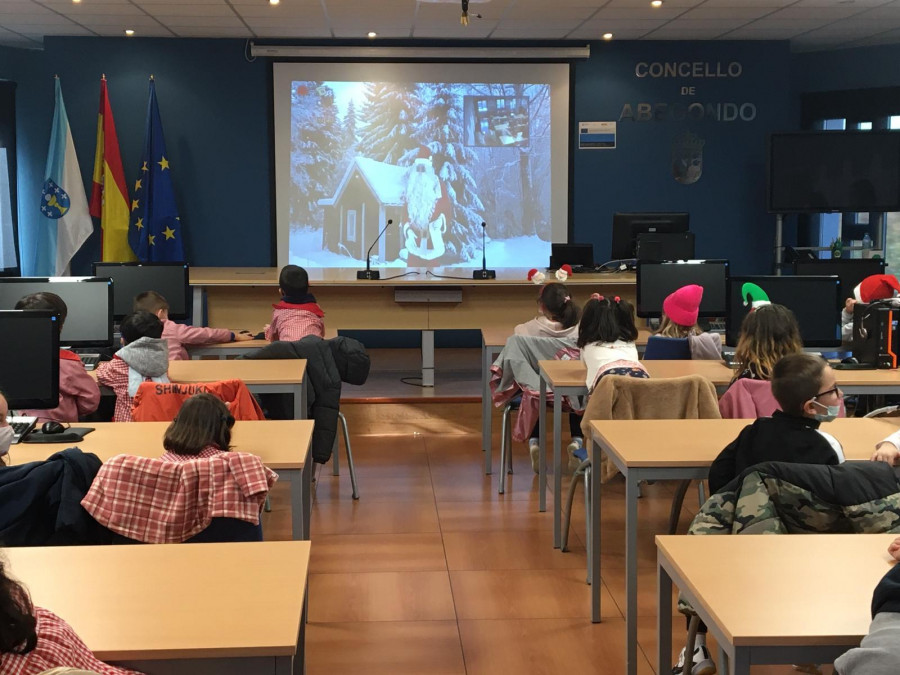 Los niños del CEIP San Marcos conectan con Papá Noel mediante videoconferencia con Laponia