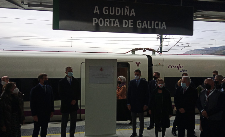 El Rey inaugura la estación de A Gudiña, la primera del AVE en territorio gallego