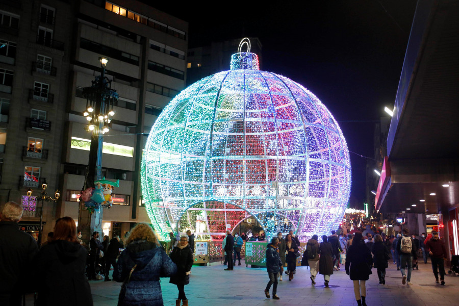 Comerciantes y hosteleros constatan un incremento de la facturación tras el encendido del alumbrado navideño en Vigo