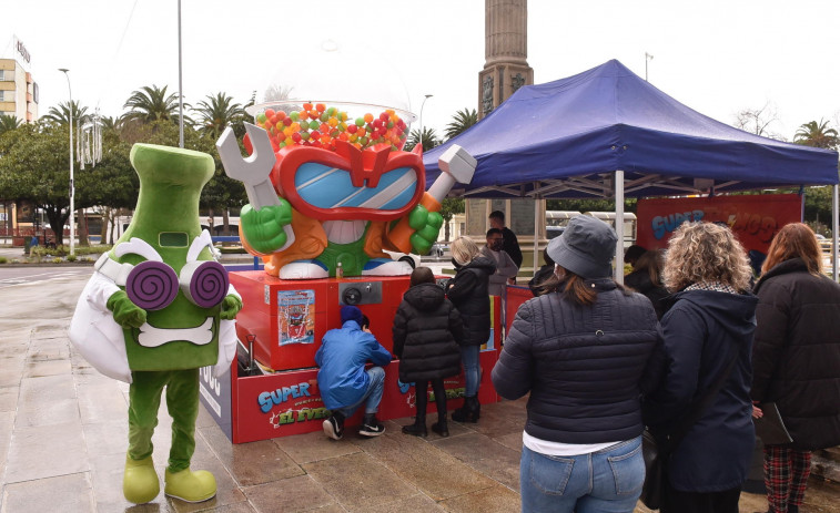 Gran acogida de la campaña comercial que reparte premios por toda la ciudad