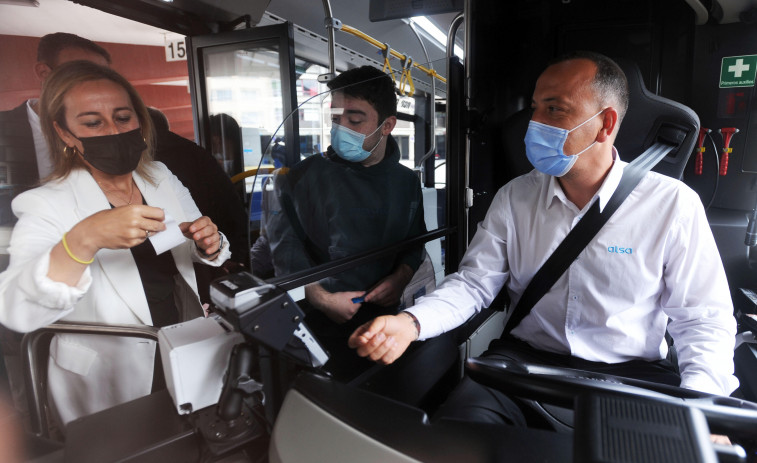 Máis de 80.000 mozos galegos teñen a tarxeta Xente Nova para ir gratis no transporte público