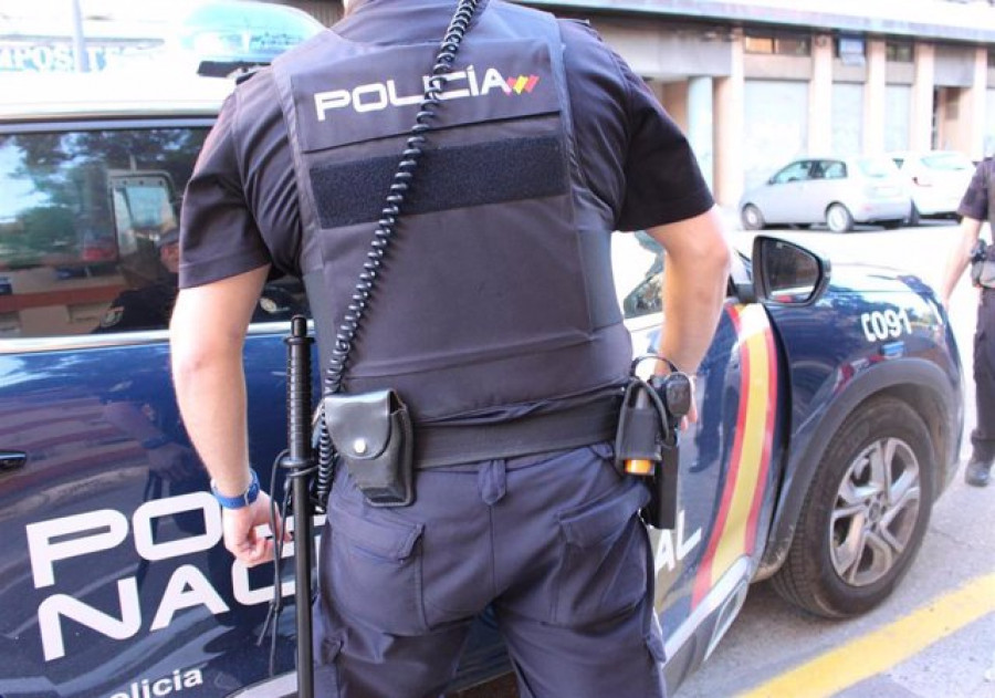 Detenido el hombre acusado de asesinar a su pareja en Elche tras atrincherarse en una vivienda