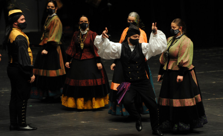 Música y baile tradicional para dar la bienvenida  al nuevo año desde el Palacio de la Ópera