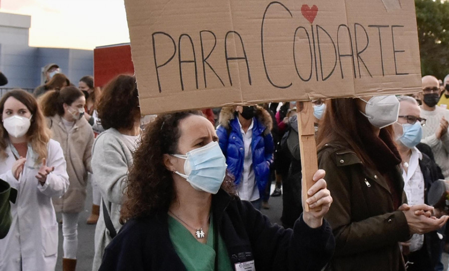 Trabajadores del Hospital de A Coruña se movilizan para exigir refuerzos de personal