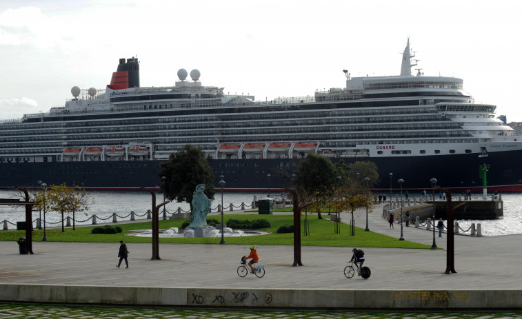 El “Queen Elizabeth” inaugura la temporada de cruceros de 2022 y hace noche en el puerto