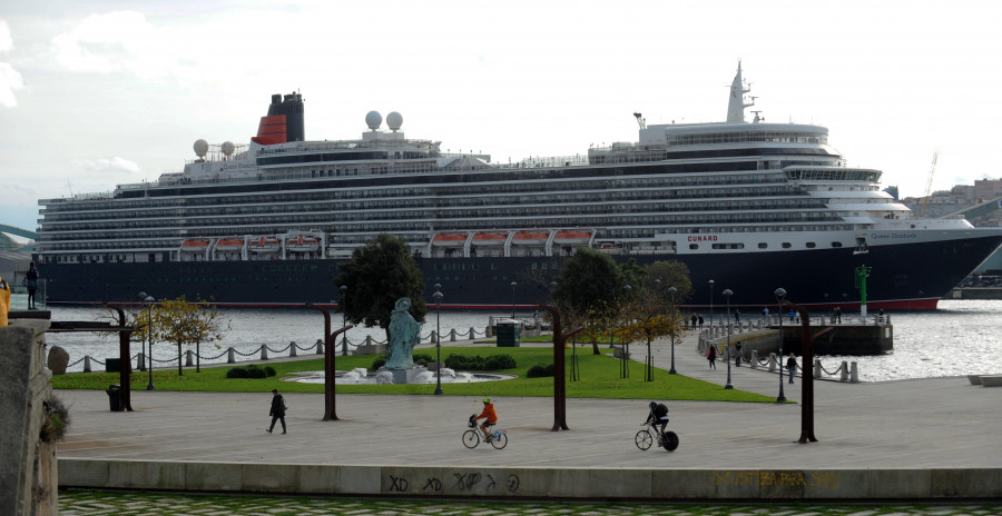 El “Queen Elizabeth” inaugura la temporada de cruceros de 2022 y hace noche en el puerto