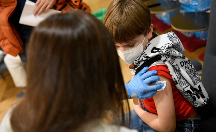 Galicia comenzará este mes a vacunar a niños contra el virus del papiloma