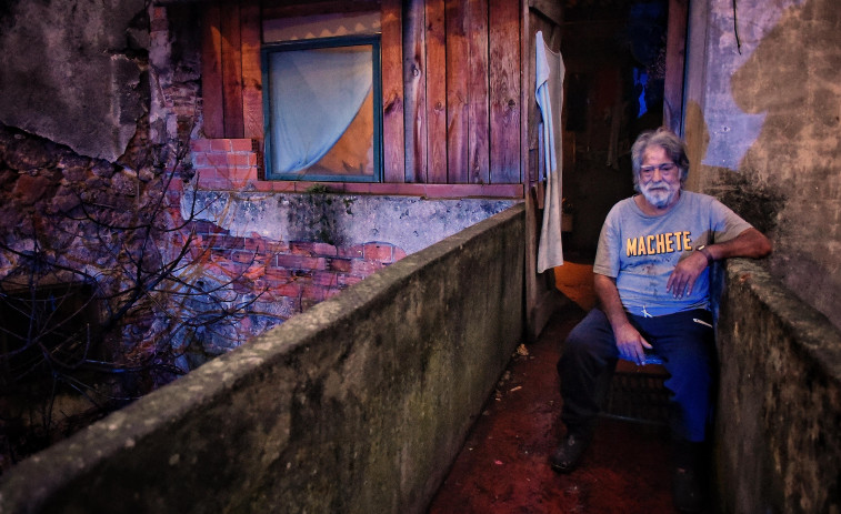 Desalojan las viviendas de San José tras diez años de ocupación y venta de drogas