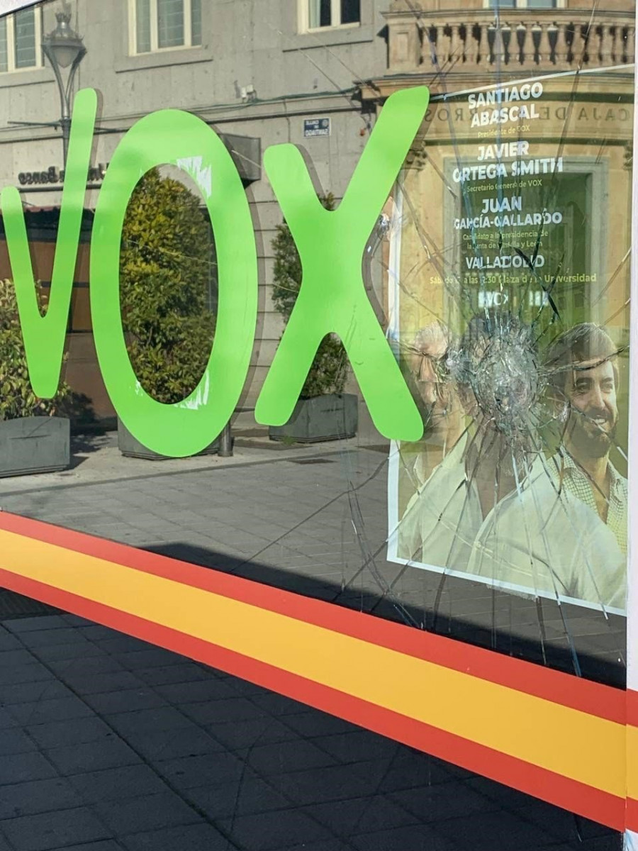 Vox denuncia un ataque a su sede y a su caseta de campaña de Valladolid