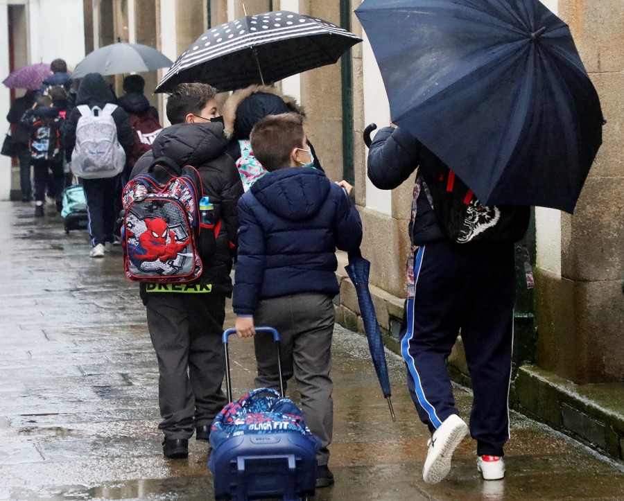 Los colegios gallegos recibirán desde este lunes 37.500 test de antígenos en saliva para niños de 5 a 11 años