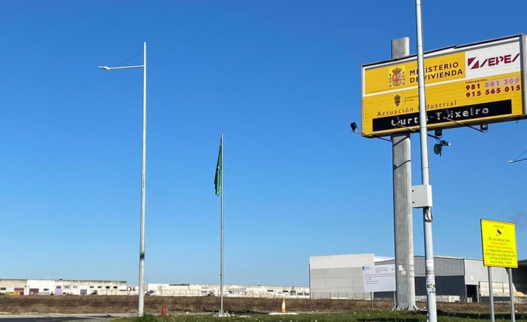 Curtis iza la bandera Galicia Verde 2021