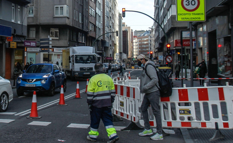 Cortan la avenida de Finisterre en sentido entrada durante quince días por unas obras de canalización