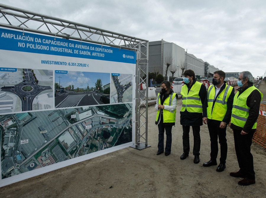 La obra de ampliación del acceso a Sabón acabará en mayo,  tres meses antes  de lo previsto